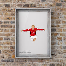 Lade das Bild in den Galerie-Viewer, David Beckham Man United Print Photo
